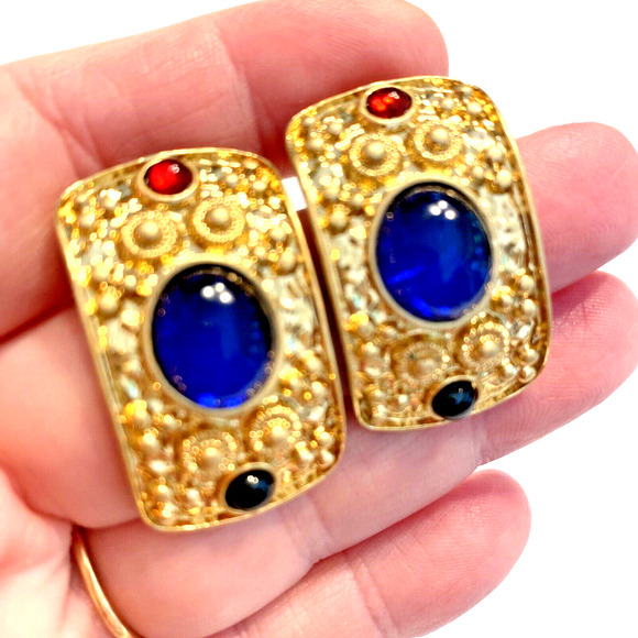 Vintage 1980’s Pierced Earrings Chunky Goldtone Faux Hoops Red Blue Cabechons - Picture 4 of 8